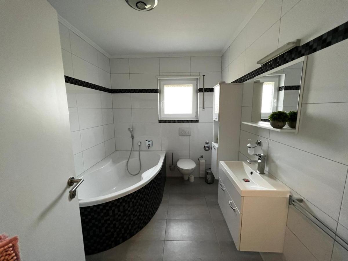 Prime Host Lovely Apartment Karlsruhe Eksteriør billede